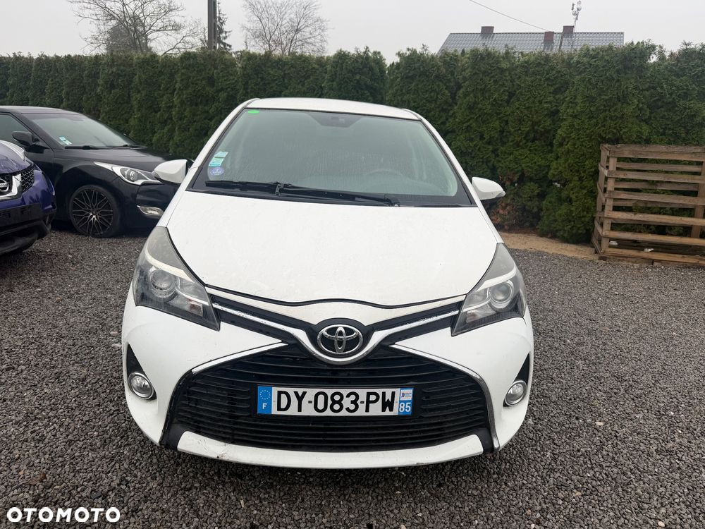 Toyota Yaris 2015 photo 2