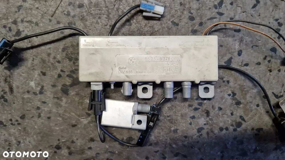 BMW E39 WZMACNIACZ ANTENOWY 8378090 - 1