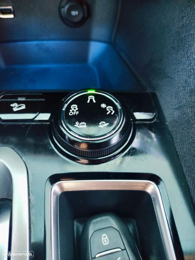 Peugeot 3008 1.2 PureTech Allure Grip Control EAT6 - 16