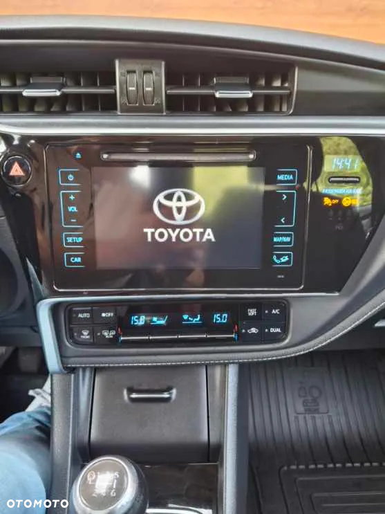 Toyota Corolla 1.6 Active - 11