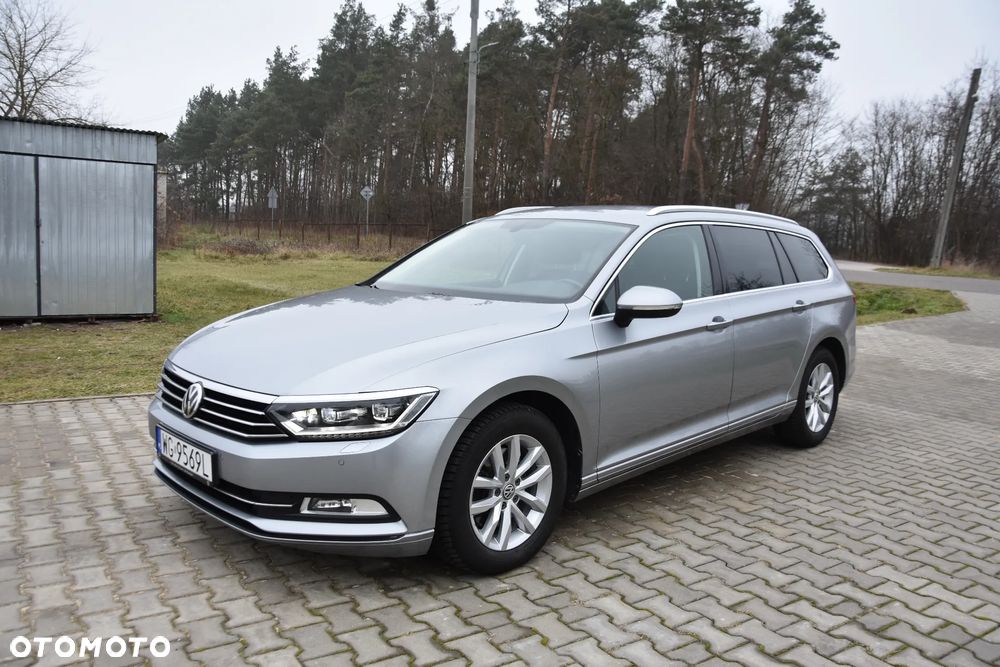 Volkswagen Passat - 1