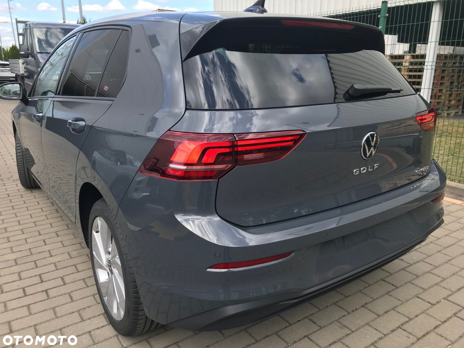 Volkswagen Golf - 6