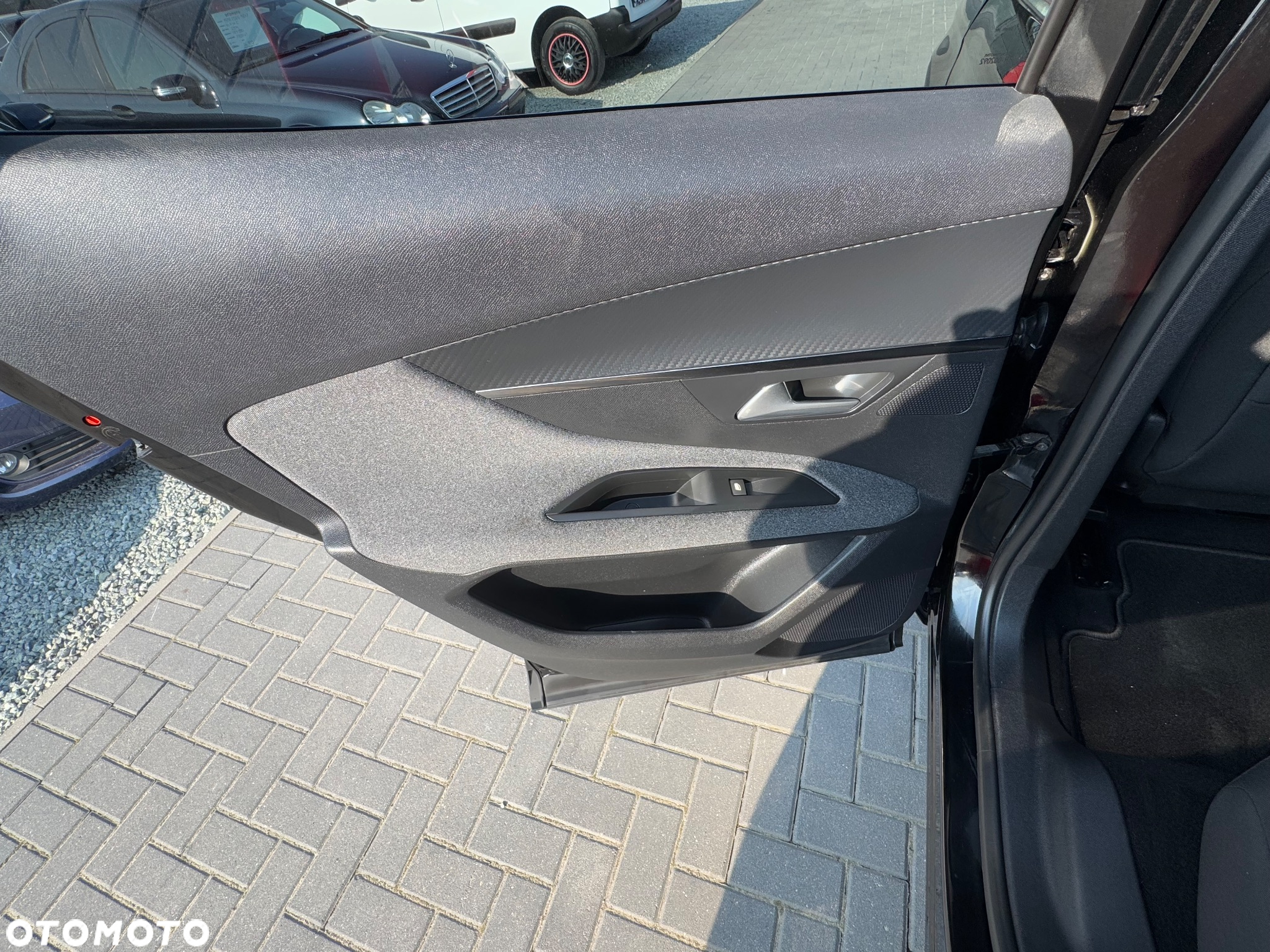 Peugeot 3008 1.6 BlueHDi Active S&S - 30