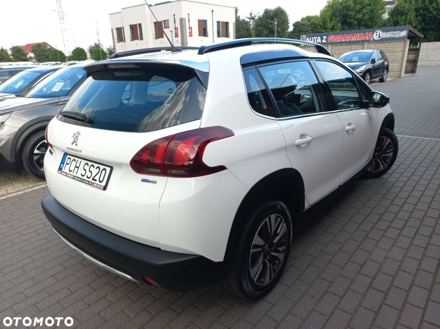 Peugeot 2008 - 8