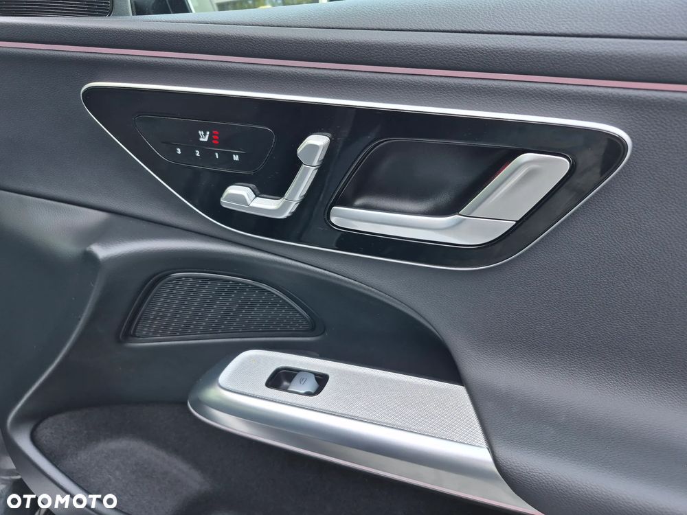 Mercedes-Benz Klasa E 200 4Matic 9G-TRONIC - 21