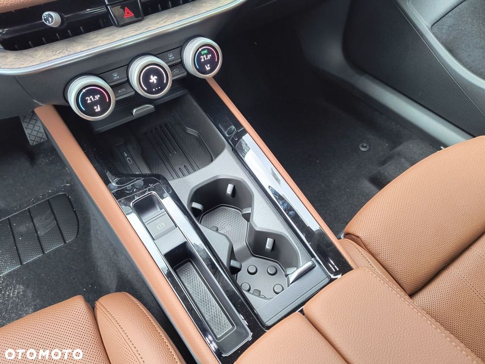 Skoda Superb 2.0 TDI SCR 4x4 L&K DSG - 16