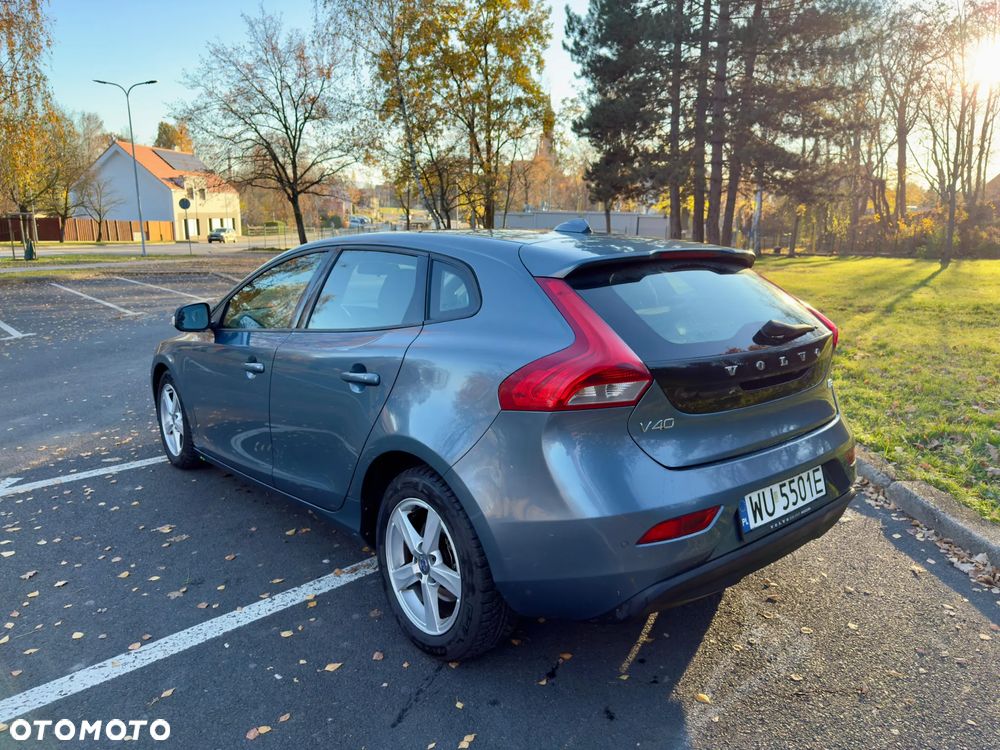 Volvo V40 D2 Momentum - 9
