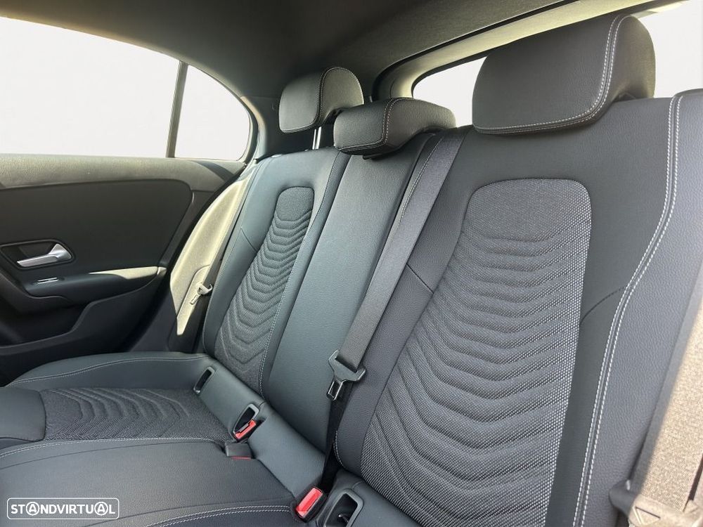Mercedes-Benz A 250 — fotografia 14