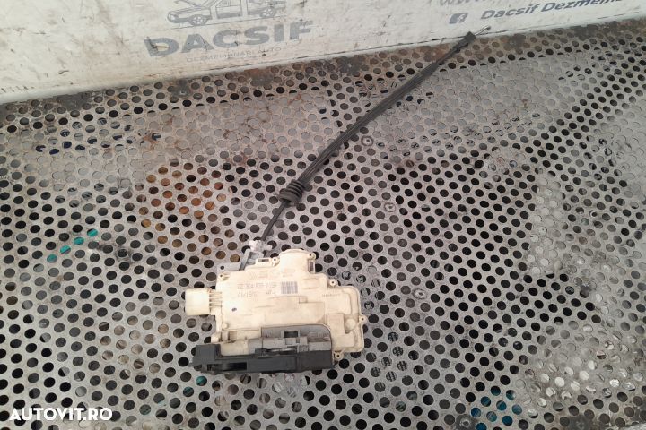 Broasca usa spate stanga 3C4839015A Volkswagen VW Passat B6 [2005 - 2 - 2