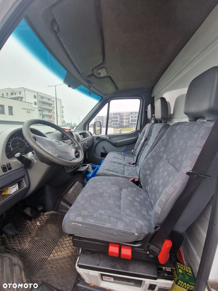 Mercedes-Benz Sprinter - 2
