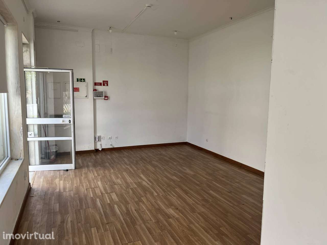 Loja Para Alugar em Carcavelos - Grande imagem: 2/9