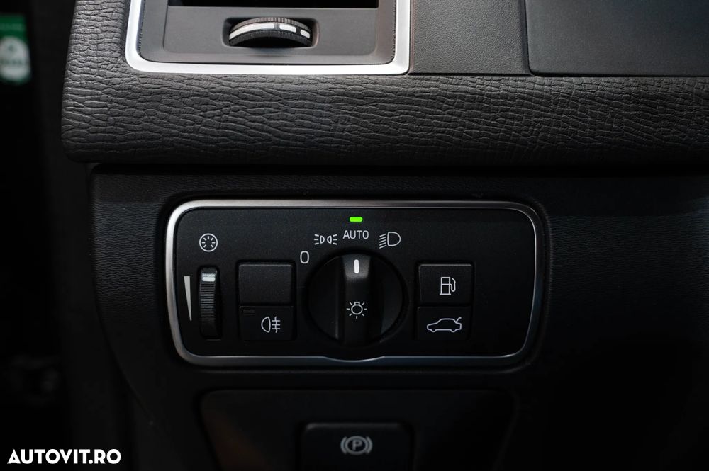 Volvo XC 60 D4 VEA Start-Stop R-Design - 19