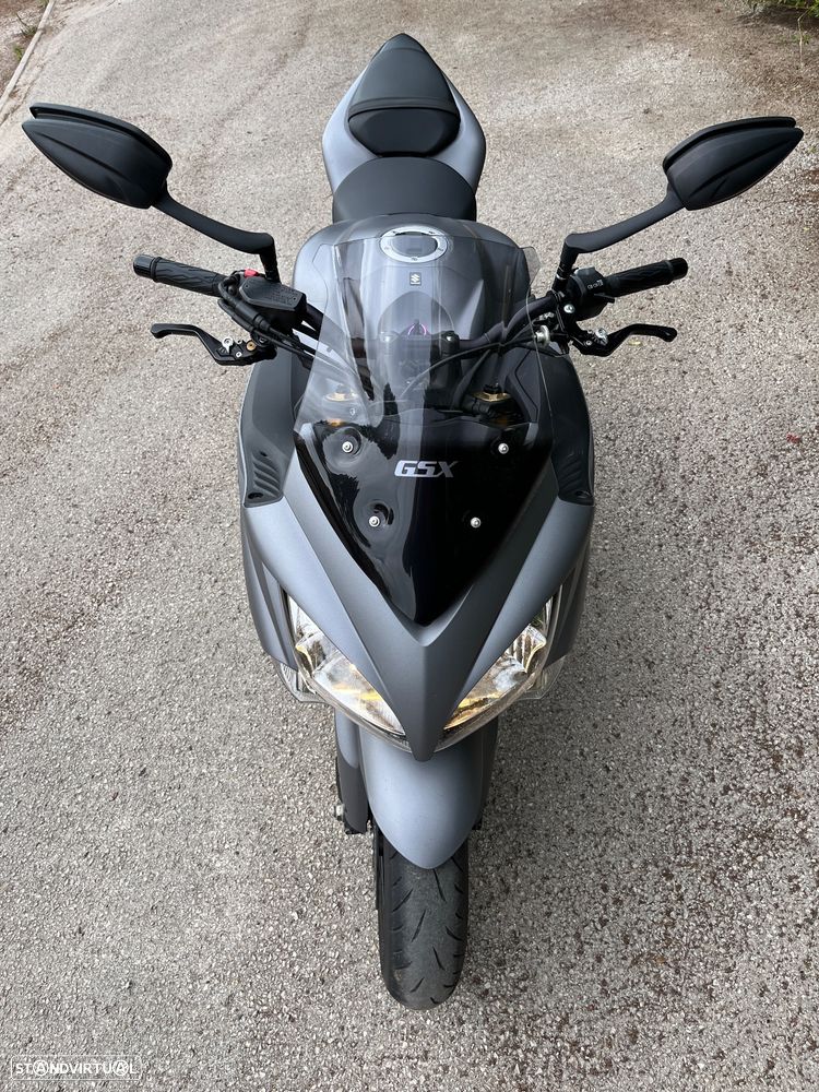 Suzuki GSX - 12