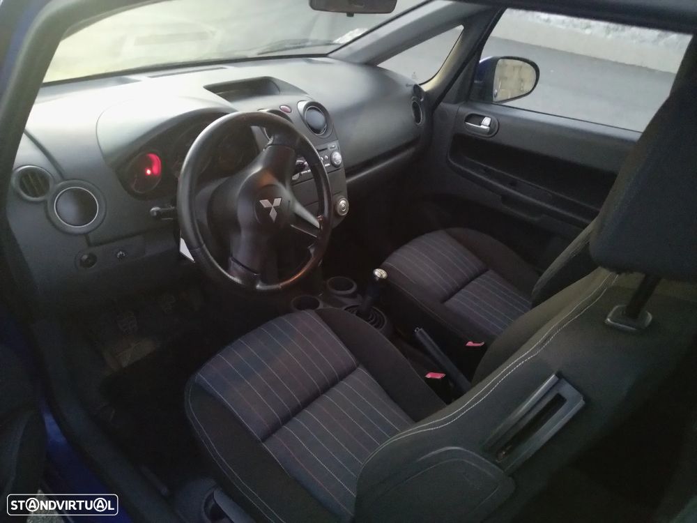 Mitsubishi Colt 1.1 Base - 10