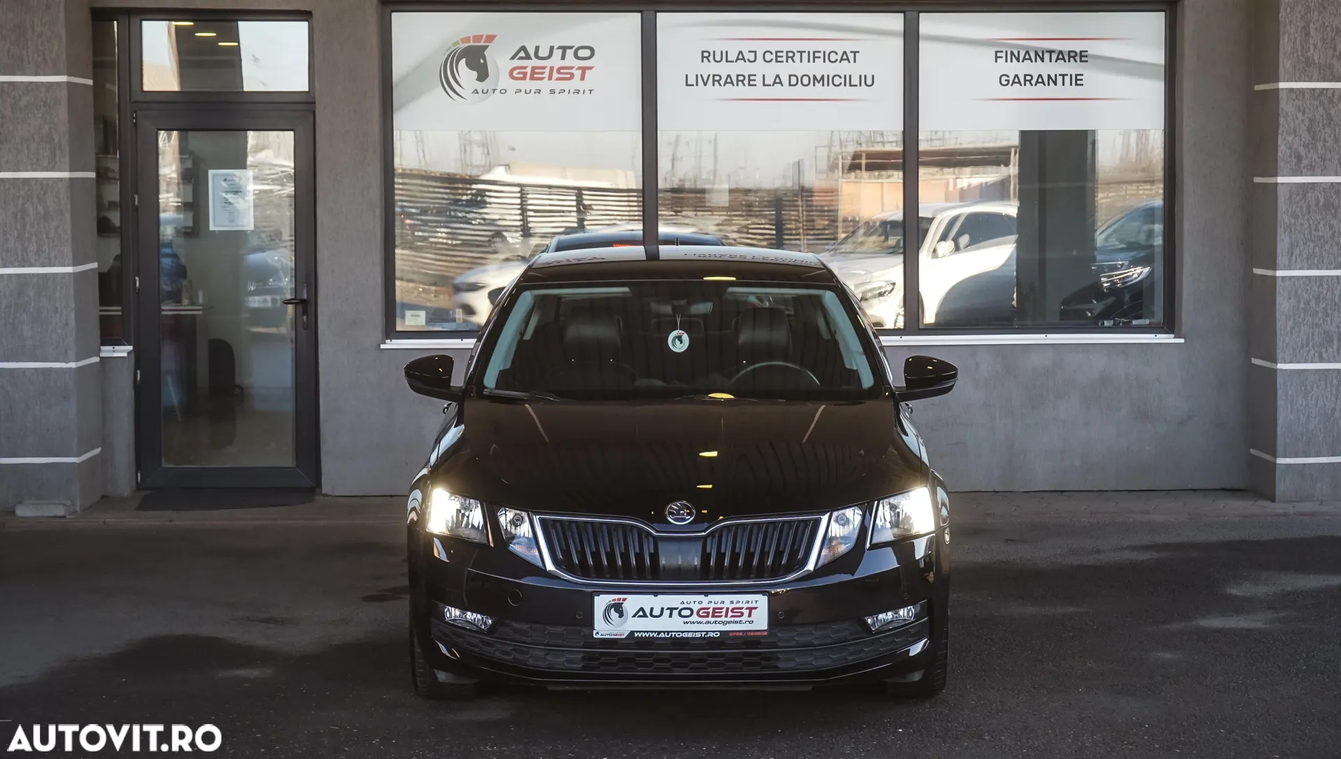 Skoda Octavia 1.6 TDI DSG Style - 2