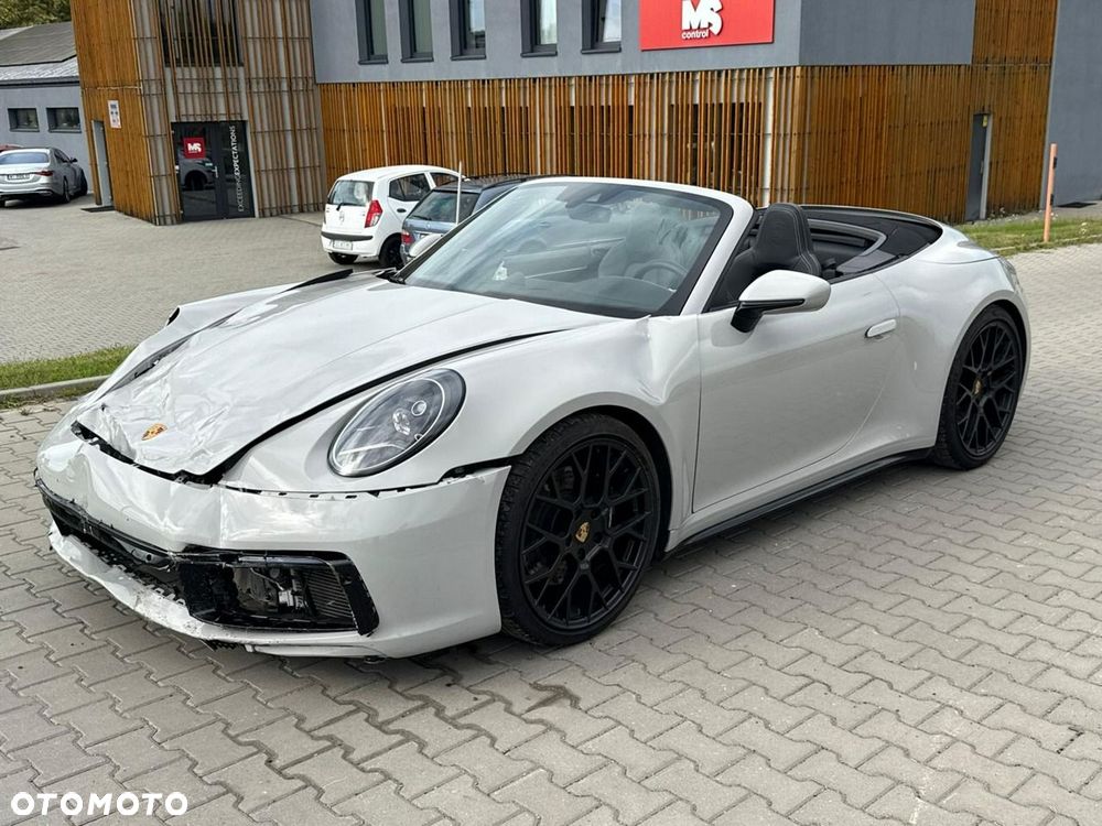 Porsche 911 Carrera 4S - 12