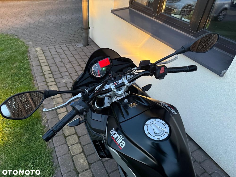Aprilia Tuono - 8