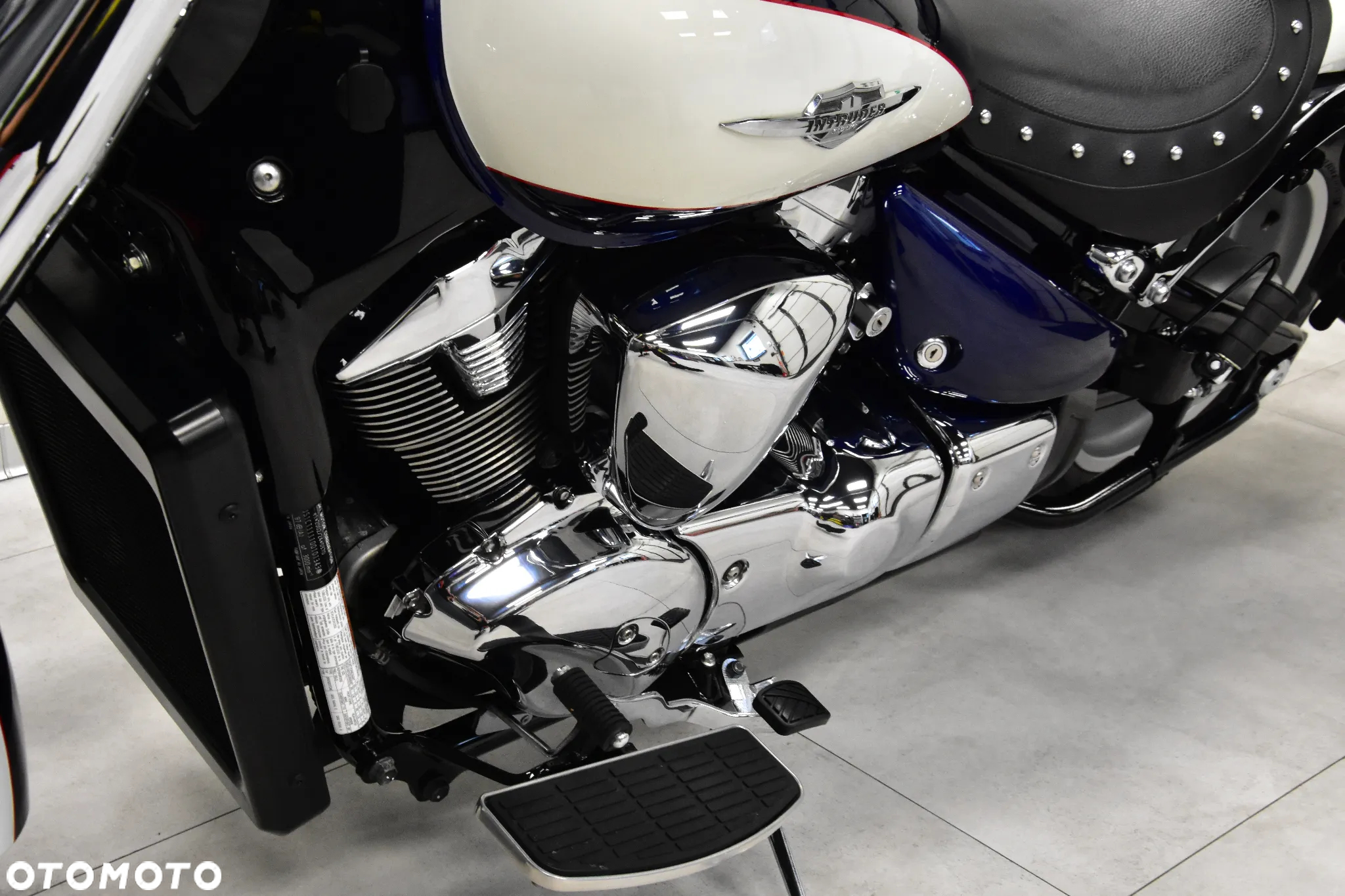 Suzuki Intruder - 36