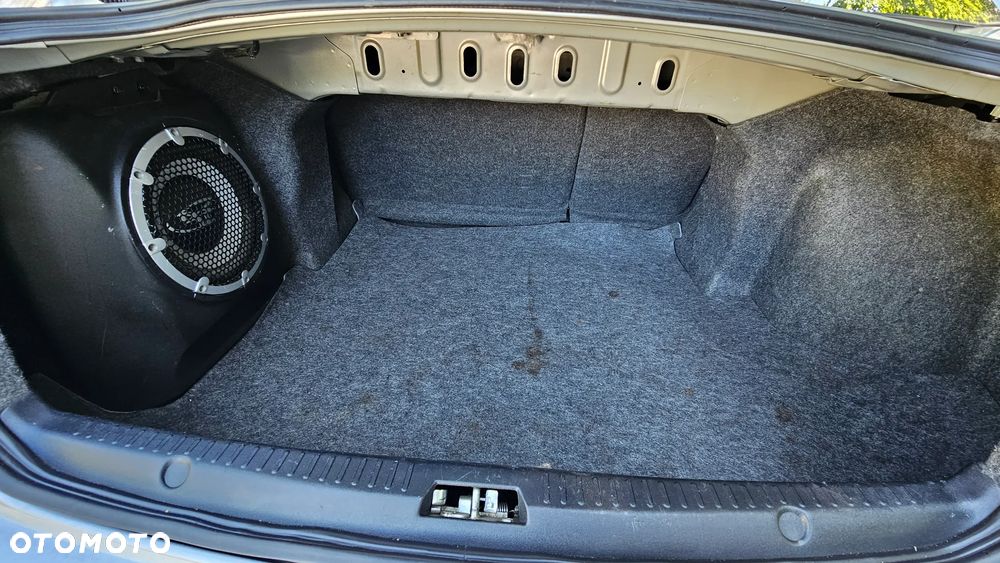 Mitsubishi Lancer 1.8 Intense - 8