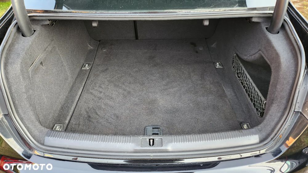 Audi A4 Limousine - 17