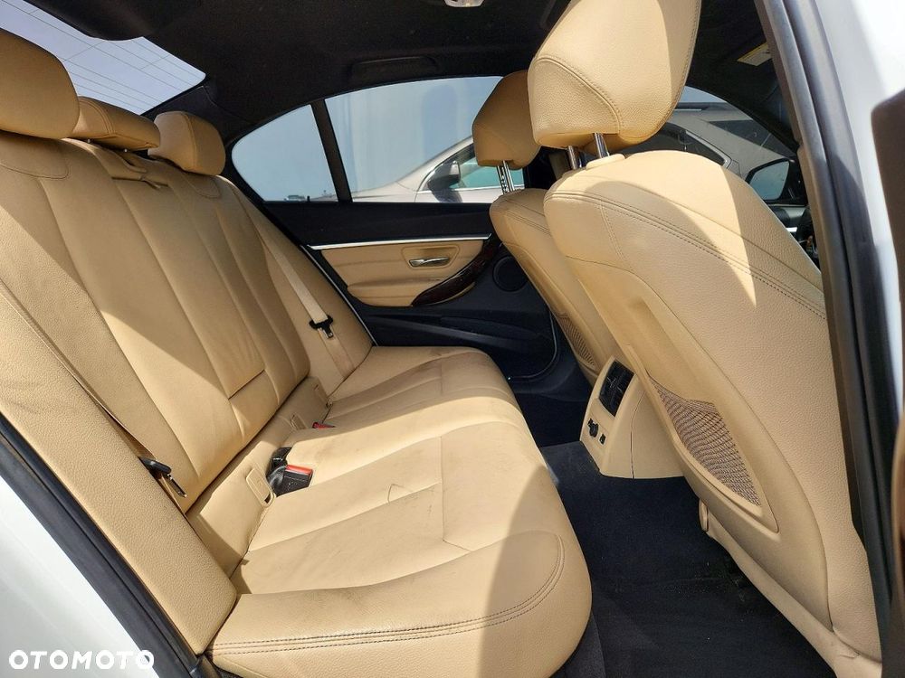 BMW Seria 3 330i Edition M Sport Shadow - 9