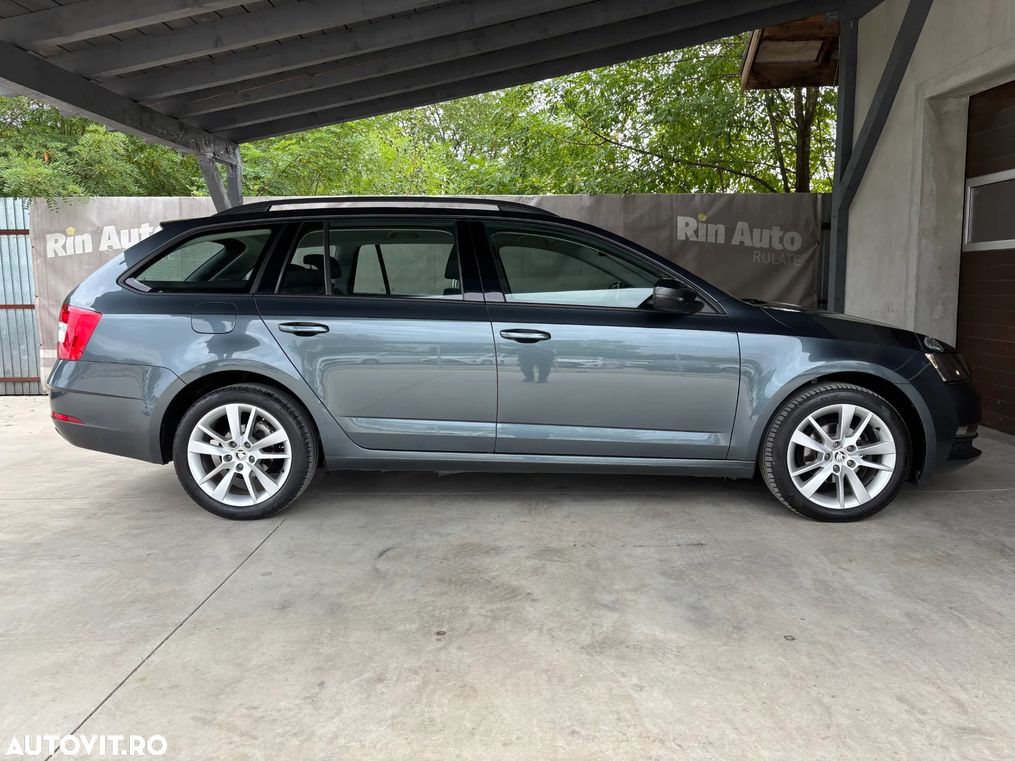 Skoda Octavia Combi Diesel 1.6 TDI Active - 9