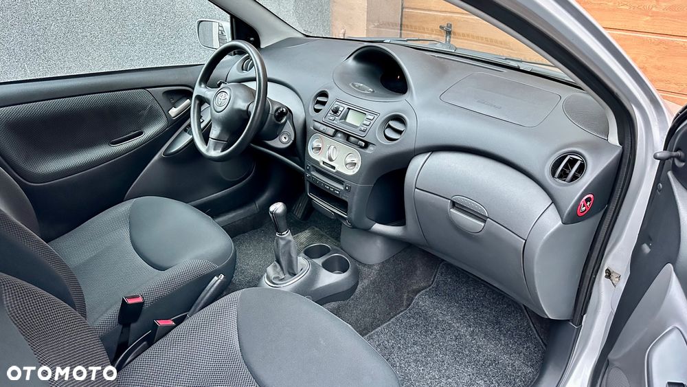 Toyota Yaris 1.0 Luna - 19