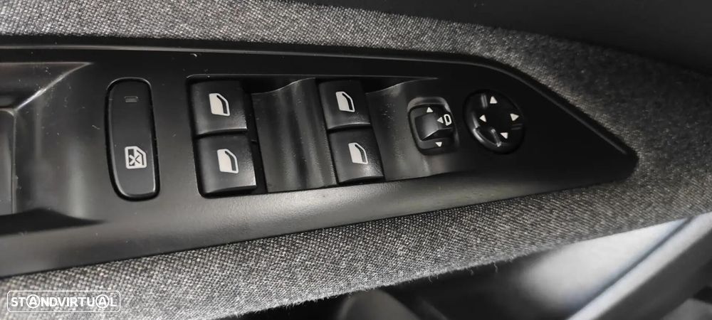 Peugeot 3008 1.5 BlueHDi Active - 43