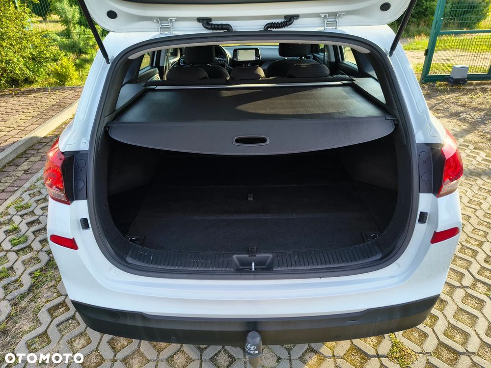 Hyundai i30 blue Kombi 1.6 CRDi Premium - 19
