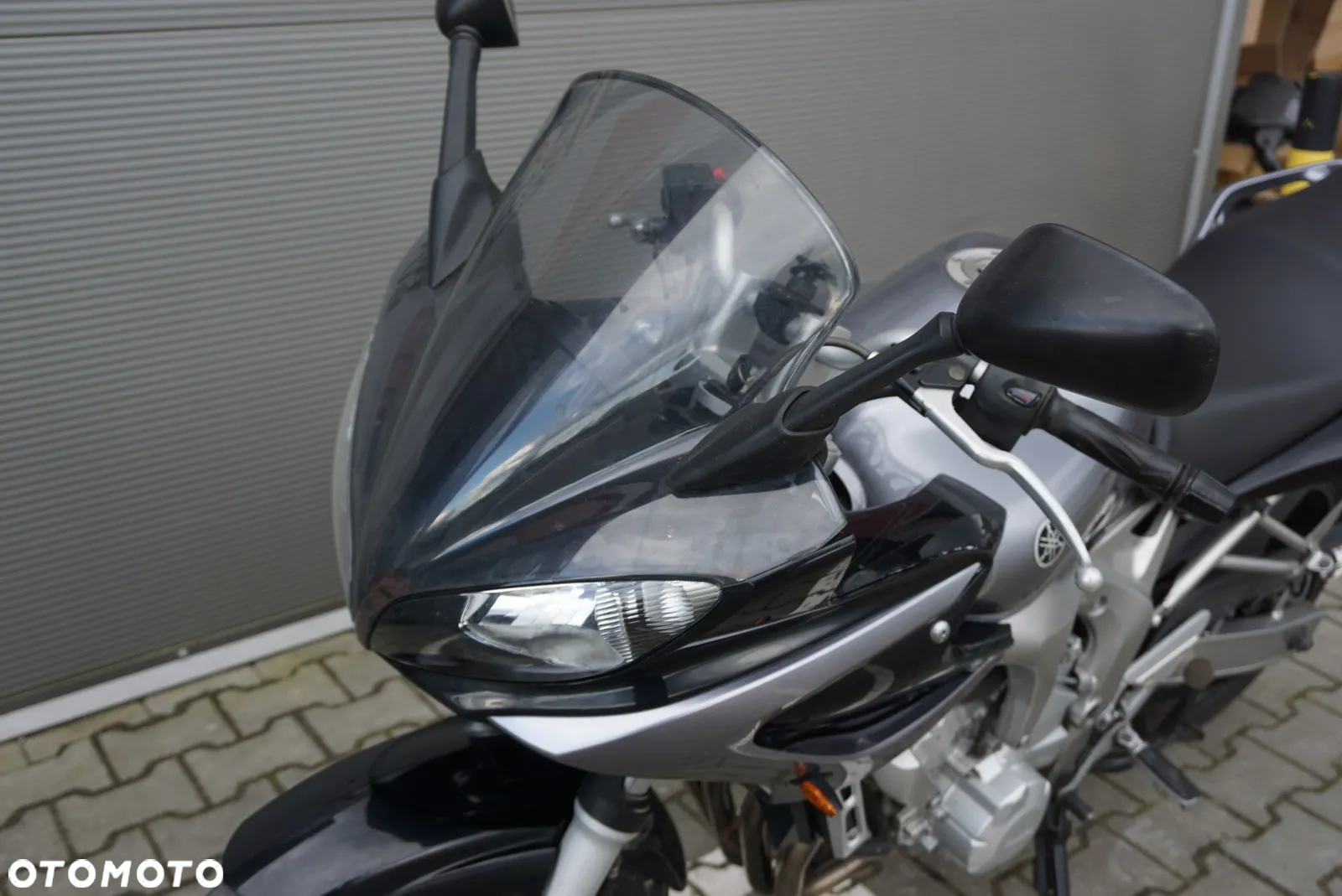 Yamaha FZ - 12