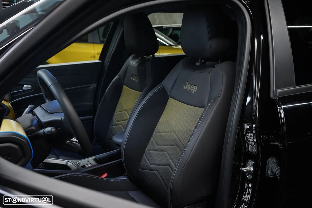 Jeep Avenger 54 kWh Summit - 17