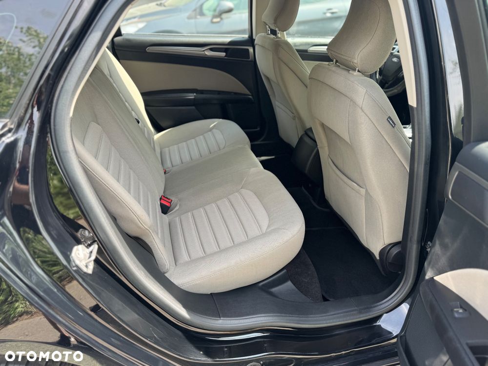Ford Fusion - 14