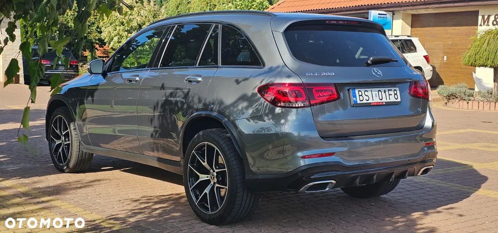 Mercedes-Benz GLC 300 4Matic 9G-TRONIC AMG Line Plus - 12
