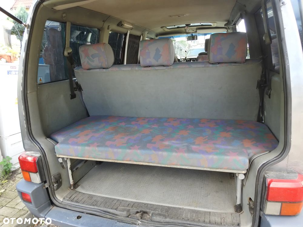 Volkswagen Multivan - 13