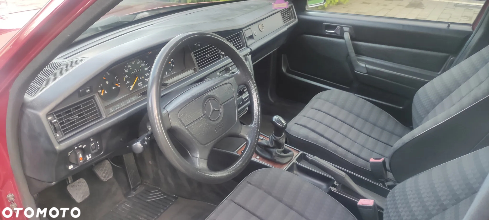 Mercedes-Benz W201 (190) - 4