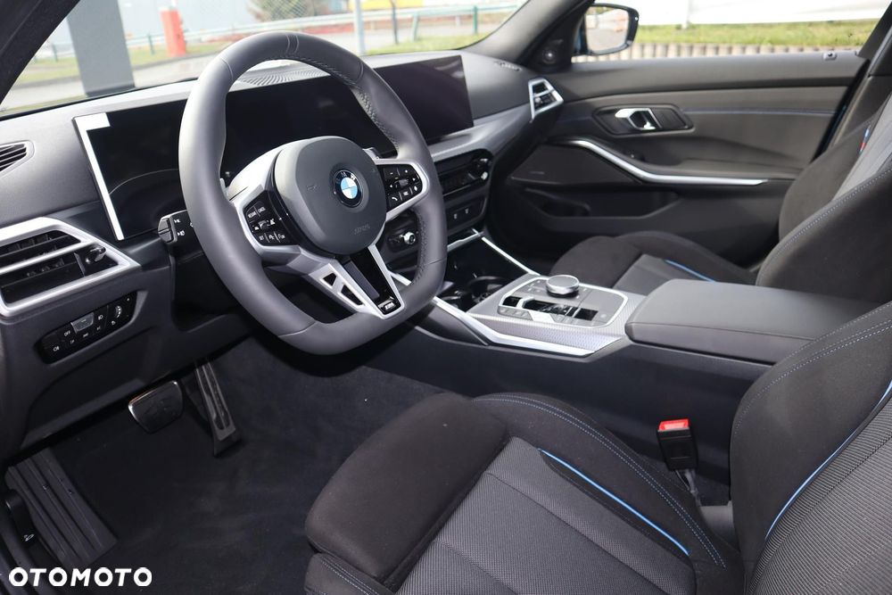 BMW Seria 3 330i M Sport - 8