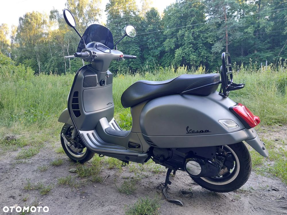 Vespa GTS - 9