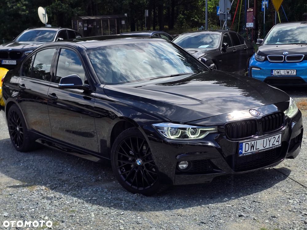 BMW Seria 3 328i xDrive Sport Line - 33