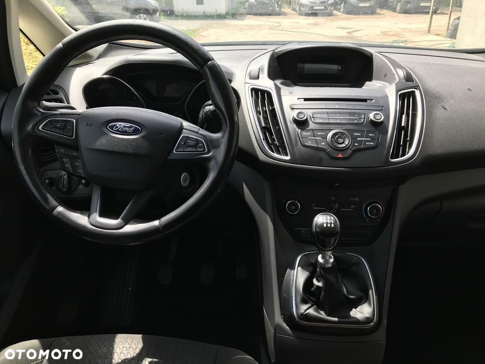 Ford Grand C-MAX - 11