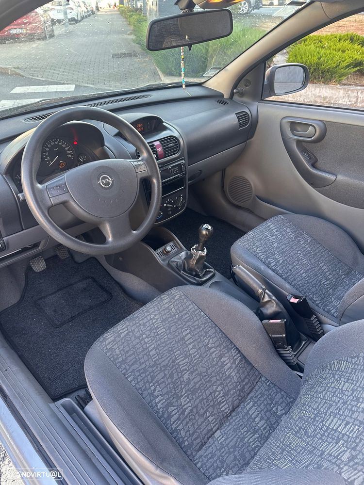 Opel Corsa 1.2 16V Confort - 4