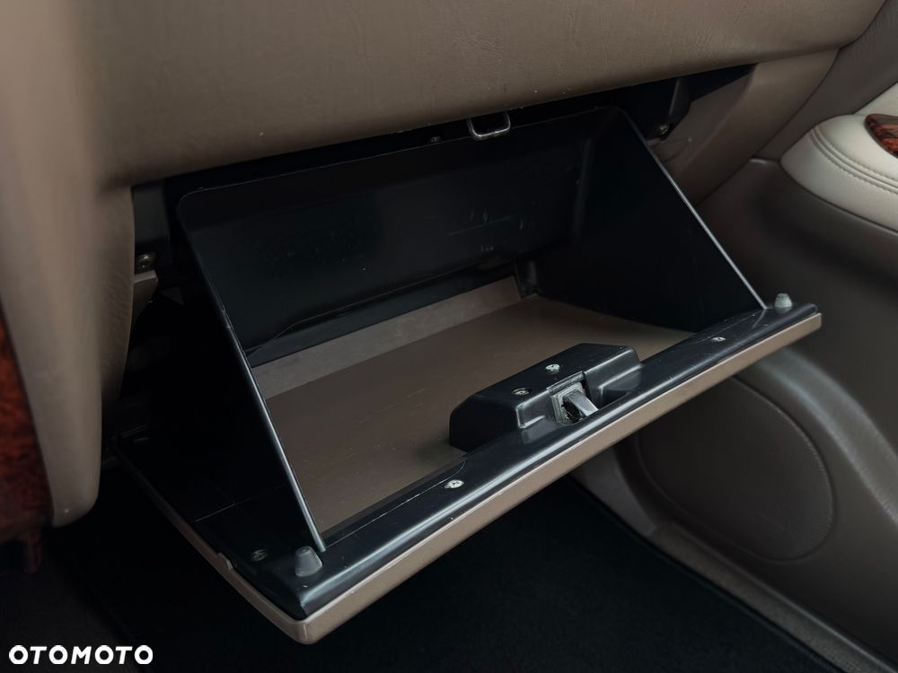 Toyota Land Cruiser - 27