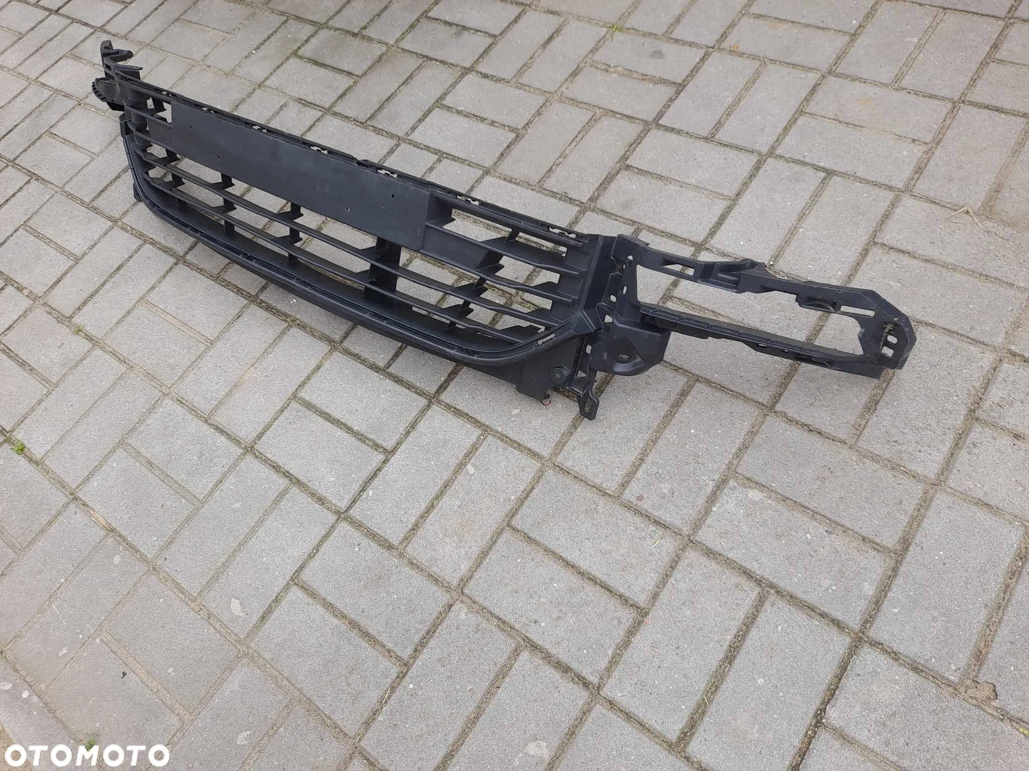 RENAULT CLIO IV LIFT KRATKA ŚRODKOWA ZDERZAK PRZEDNI PRZÓDA - 2