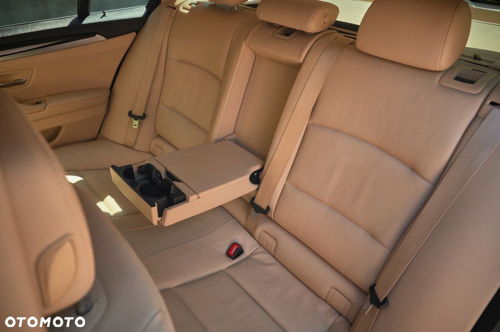 BMW Seria 5 520d - 26
