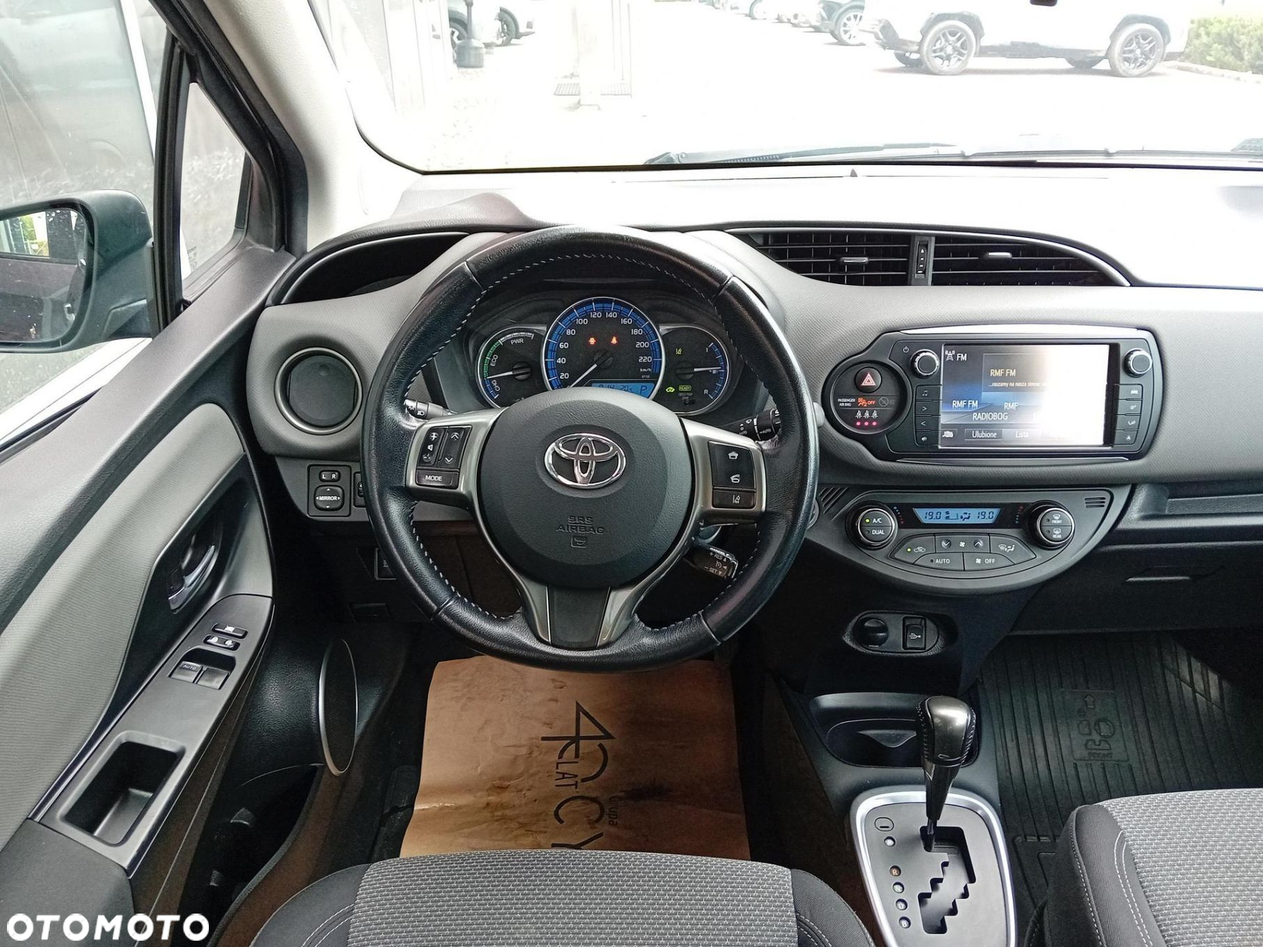 Toyota Yaris - 10