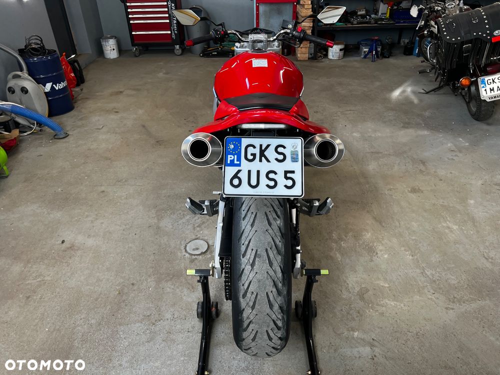 Suzuki GSR - 7