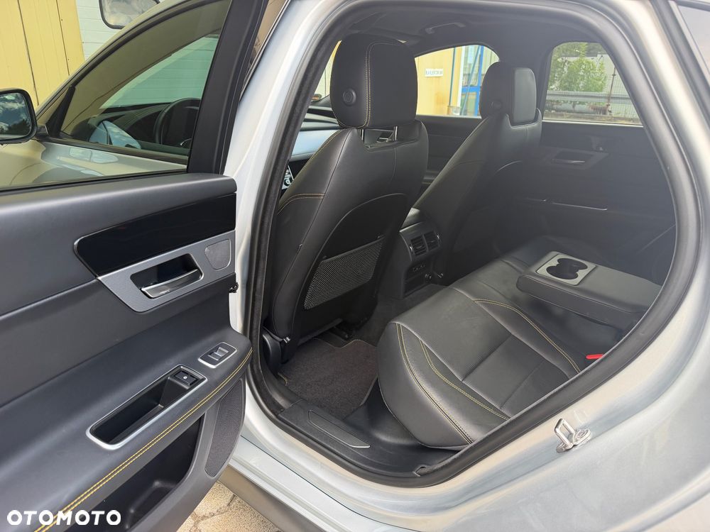 Jaguar XF 30t AWD 300 Sport - 24