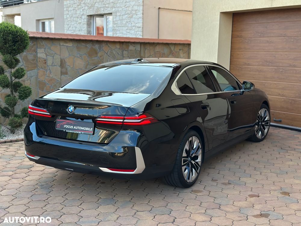 BMW Seria 5 520i AT MHEV - 6