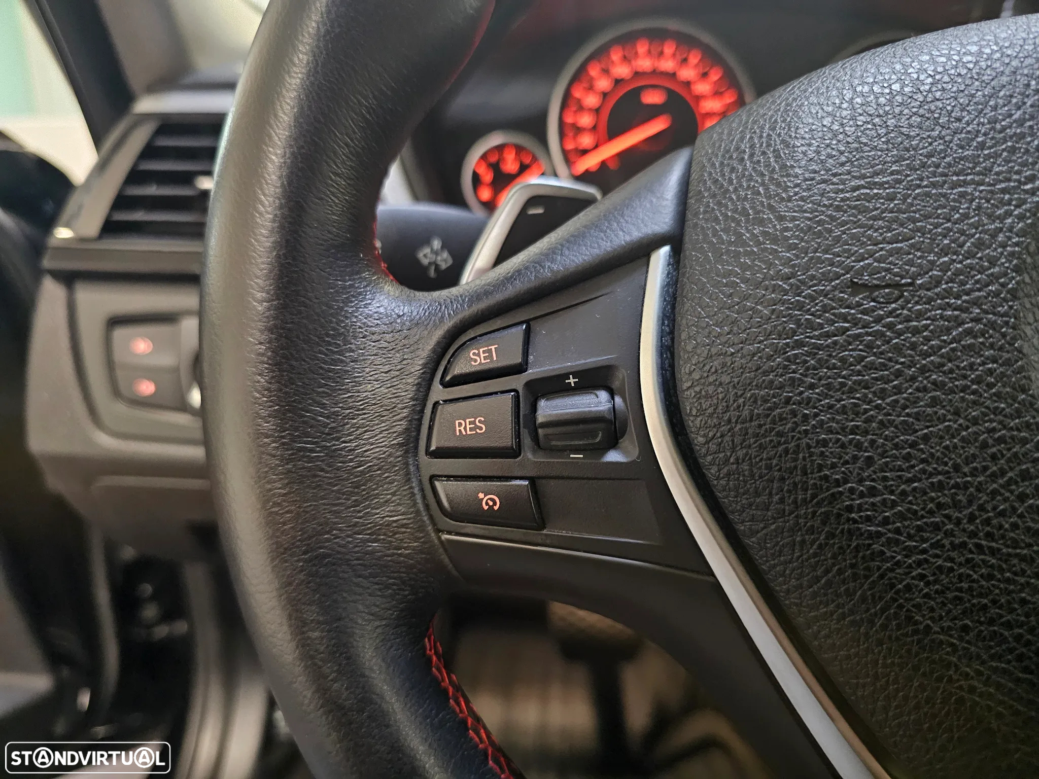 BMW 328 i Auto Line Sport - 29