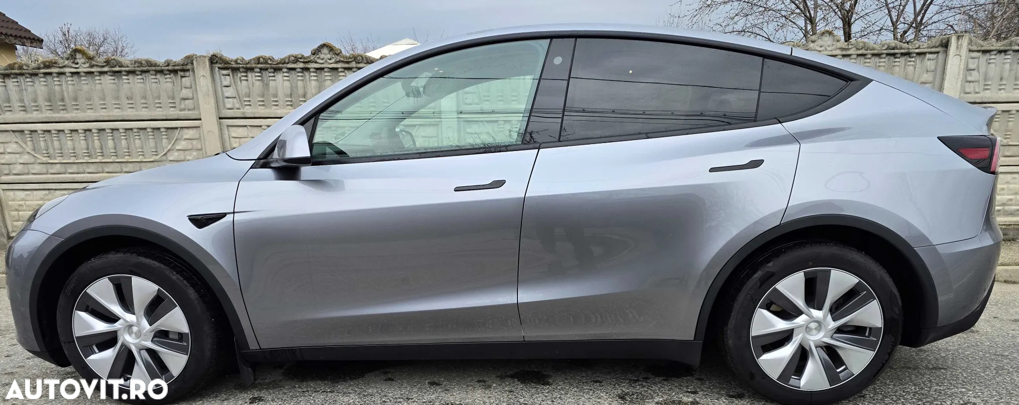 Tesla Model Y Long Range Dual Motor AWD - 7