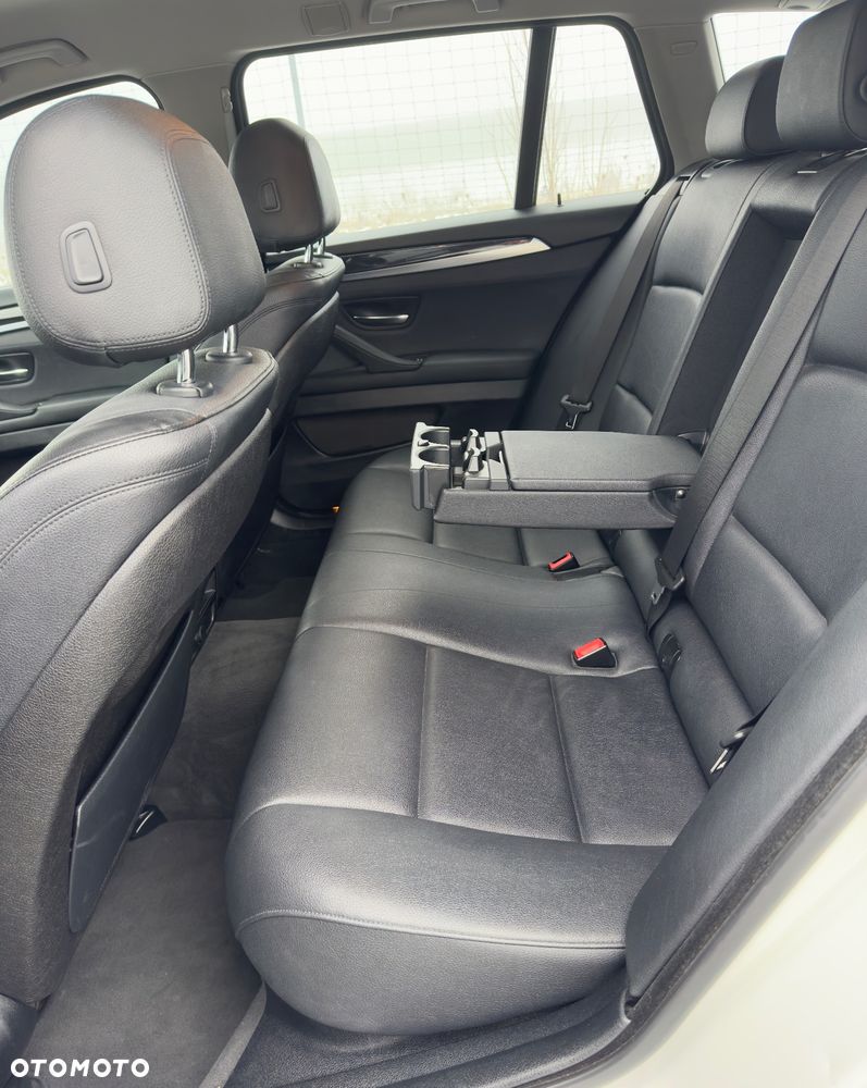 BMW Seria 5 520d Luxury Line - 14